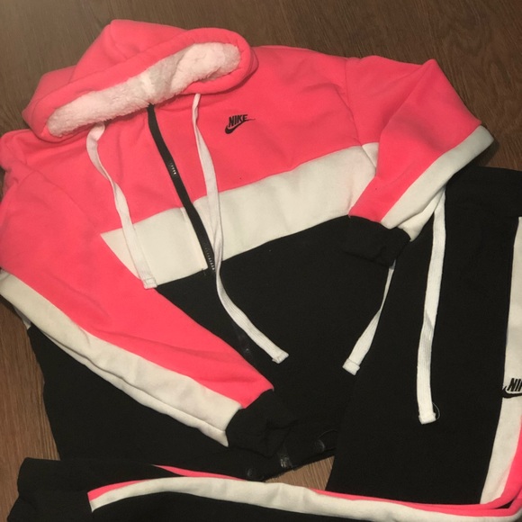 Nike Suit - Picture 2 of 2